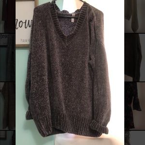 Soft sweater, gray size S but fits like L or XL